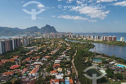 Foto aérea da Lagoa de Marapendi com a Pedra da Gávea ao fundo  - Rio de Janeiro - Rio de Janeiro (RJ) - Brasil