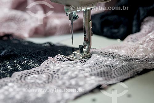  Detalhe de fabricação de roupas íntimas na confecção Suspiro Íntimo  - Nova Friburgo - Rio de Janeiro (RJ) - Brasil