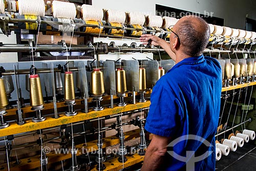 Fabricação de aviamentos na fábrica Hak - Polo Industrial de roupa íntima de Nova Fribrugo  - Nova Friburgo - Rio de Janeiro (RJ) - Brasil