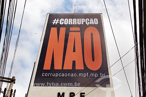  Cartaz contra a corrupção em prédio na Avenida Jerônimo Monteiro  - Vitória - Espírito Santo (ES) - Brasil