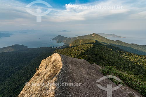  Topo do Pico do Papagaio com a Baía de Ilha Grande ao fundo  - Angra dos Reis - Rio de Janeiro (RJ) - Brasil