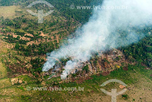  Foto aérea de queimada na floresta amazônica para pastagem  - Tucumã - Pará (PA) - Brasil