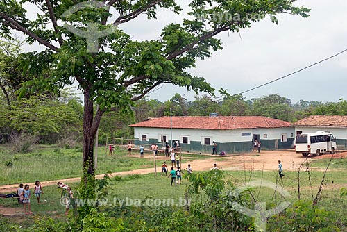  Alunos brincando na Escola Municipal de Ensino Fundamental Maria Carolina de Jesus próximo ao Km 38 da Rodovia PA-279  - Tucumã - Pará (PA) - Brasil