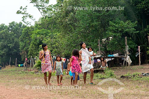  Mulheres e crianças na Aldeia Moikarakô - Terra Indígena Kayapó  - São Félix do Xingu - Pará (PA) - Brasil