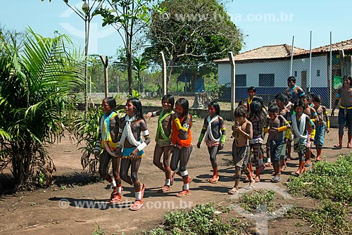  Alunos da Escola Municipal de Ensino Fundamental Indígena Kubenhika-ti na Aldeia Moikarakô - Terra Indígena Kayapó - saindo  - São Félix do Xingu - Pará (PA) - Brasil