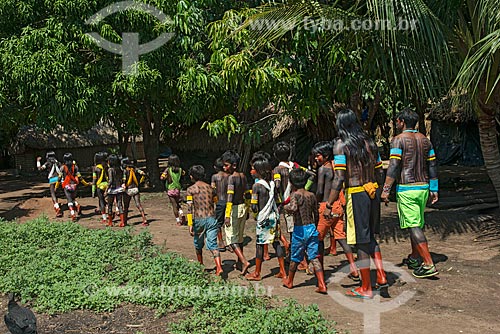  Alunos da Escola Municipal de Ensino Fundamental Indígena Kubenhika-ti na Aldeia Moikarakô - Terra Indígena Kayapó - saindo  - São Félix do Xingu - Pará (PA) - Brasil