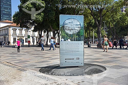  Monumento à primeira foto na América do Sul - retrata o Paço Imperial feita em 17 de janeiro de 1840 por Louis Comte  - Rio de Janeiro - Rio de Janeiro (RJ) - Brasil