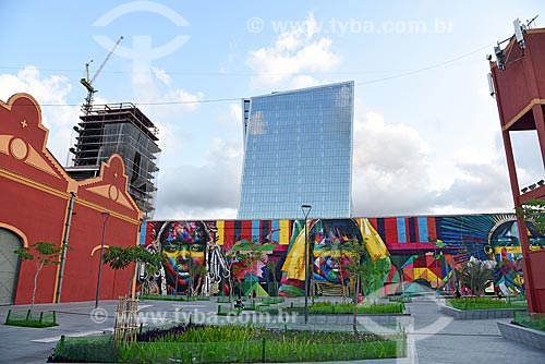  Mural Etnias no Boulevard Olímpico com o Edifício Vista Guanabara ao fundo  - Rio de Janeiro - Rio de Janeiro (RJ) - Brasil