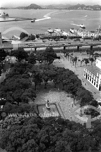  Vista de cima da Praça XV de Novembro com a Estação Hidroviária da Praça XV e o Elevado da Perimetral ao fundo  - Rio de Janeiro - Rio de Janeiro (RJ) - Brasil