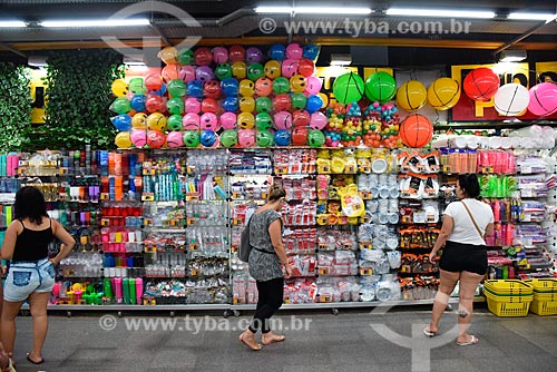  Loja de artigos descartáveis e de festas no Grande Mercado de Madureira (1959) - mais conhecido como Mercadão de Madureira  - Rio de Janeiro - Rio de Janeiro (RJ) - Brasil