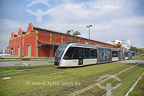  Veículo leve sobre trilhos na Orla Prefeito Luiz Paulo Conde (2016) próximo os armazéns do Cais da Gamboa - Porto do Rio de Janeiro  - Rio de Janeiro - Rio de Janeiro (RJ) - Brasil