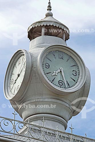  Detalhe do relógio no Balneário Centro Hidroterápico no Parque Dr. Lisandro Carneiro Guimarães (Parque das Águas de Caxambu)  - Caxambu - Minas Gerais (MG) - Brasil