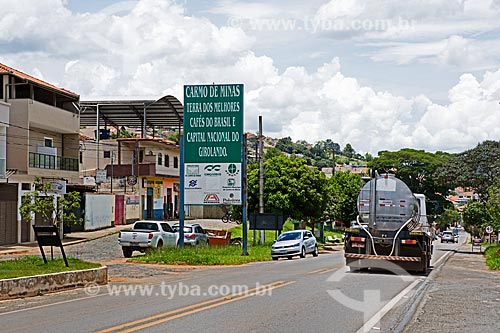  Tráfego no Km 62 da Rodovia BR-460  - Carmo de Minas - Minas Gerais (MG) - Brasil