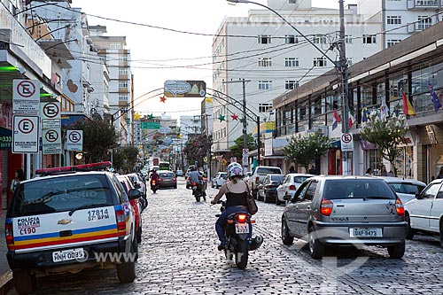  Tráfego na Avenida Dom Pedro II  - São Lourenço - Minas Gerais (MG) - Brasil