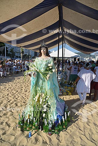  Imagem de Yemanjá na Praia de Copacabana durante a Festa de Yemanjá  - Rio de Janeiro - Rio de Janeiro (RJ) - Brasil