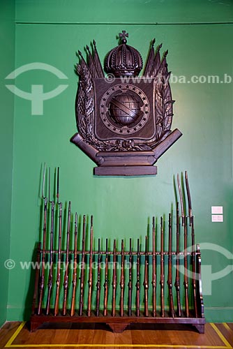  Baionetas e brasão imperial - parte da exposição permanente A Construção da Nação - Museu Histórico Nacional  - Rio de Janeiro - Rio de Janeiro (RJ) - Brasil