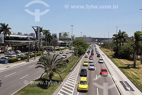  Vista da Avenida Ayrton Senna com o Casa Shopping e Leroy Merlin - à esquerda  - Rio de Janeiro - Rio de Janeiro (RJ) - Brasil