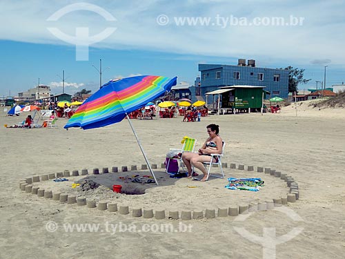  Banhistas na praia da cidade de Cidreira  - Cidreira - Rio Grande do Sul (RS) - Brasil