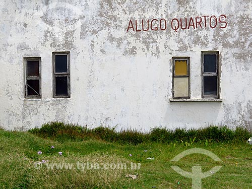  Fachada de prédio na orla da praia na cidade de Cidreira  - Cidreira - Rio Grande do Sul (RS) - Brasil