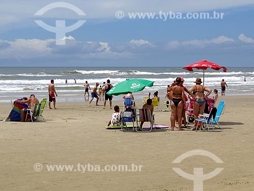  Banhistas na praia da cidade de Cidreira  - Cidreira - Rio Grande do Sul (RS) - Brasil