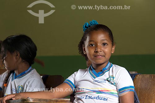  Detalhe de aluna no interior da Escola Indígena Acilon Ciriaco da Luz Pin Truká na Aldeia Camaleão -   - Cabrobó - Pernambuco (PE) - Brasil
