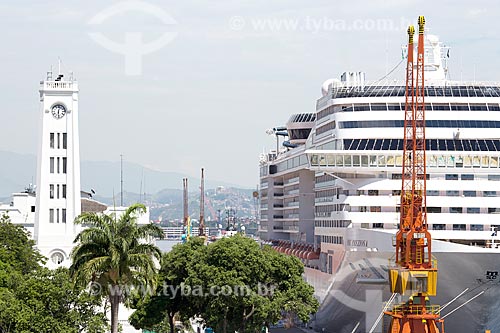  Vista de navio de cruzeiro no Píer Mauá a partir do mirante do Mosteiro de São Bento  - Rio de Janeiro - Rio de Janeiro (RJ) - Brasil