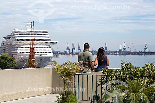  Vista de navio de cruzeiro no Píer Mauá a partir do mirante do Mosteiro de São Bento  - Rio de Janeiro - Rio de Janeiro (RJ) - Brasil