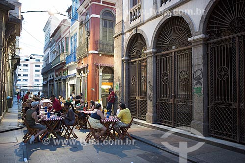  Mesas e cadeiras de bar na Rua do Ouvidor  - Rio de Janeiro - Rio de Janeiro (RJ) - Brasil