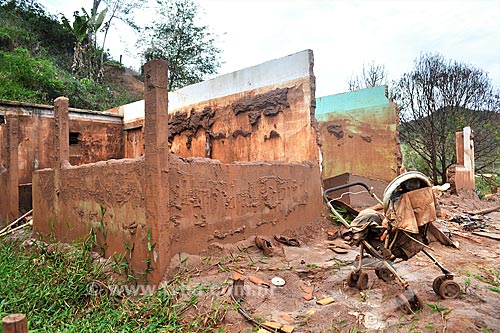  Ruína de casa 1 ano após o rompimento de barragem de rejeitos de mineração da empresa Samarco em Mariana (MG)  - Mariana - Minas Gerais (MG) - Brasil