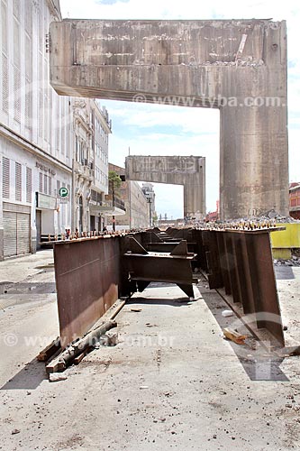  Demolição de um trecho do Elevado da Perimetral  - Rio de Janeiro - Rio de Janeiro (RJ) - Brasil