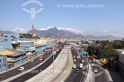  Trecho da Avenida Brasil com a antiga sede da União Fabril Exportadora (UFE) à esquerda  - Rio de Janeiro - Rio de Janeiro (RJ) - Brasil
