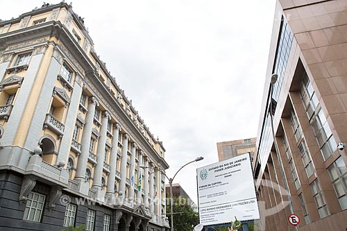  Fachada lateral do Museu da Justiça (1988) - à esquerda - com fachada lateral do prédio anexo do Tribunal de Justiça do Rio de Janeiro  - Rio de Janeiro - Rio de Janeiro (RJ) - Brasil