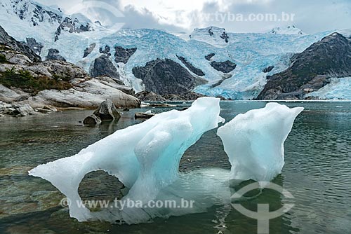  Pedaços quebrados de geleira na Patagônia próximo ao Fiorde Perry  - Província Terra do Fogo - Chile