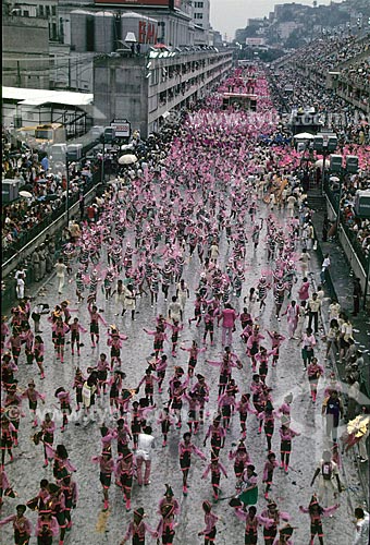  Desfile do Grêmio Recreativo Escola de Samba Estação Primeira de Mangueira no Sambódromo da Marquês de Sapucaí - segunda metade da década de 80  - Rio de Janeiro - Rio de Janeiro (RJ) - Brasil