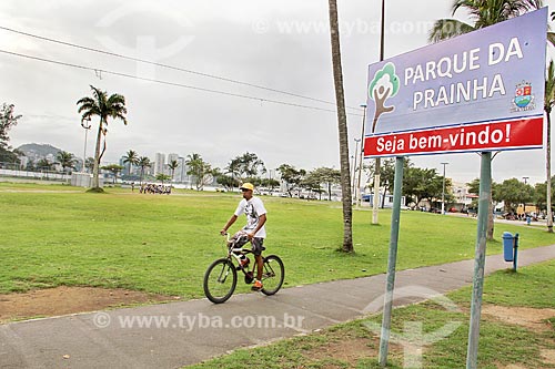  Adolescente andando de bicicleta no Parque da Prainha  - Vila Velha - Espírito Santo (ES) - Brasil
