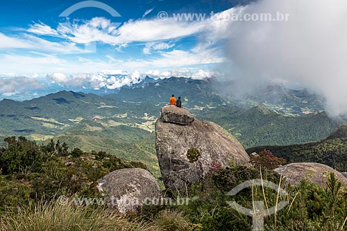  Pessoas no cume do Pico da Caledônia no Parque Estadual dos Três Picos  - Nova Friburgo - Rio de Janeiro (RJ) - Brasil