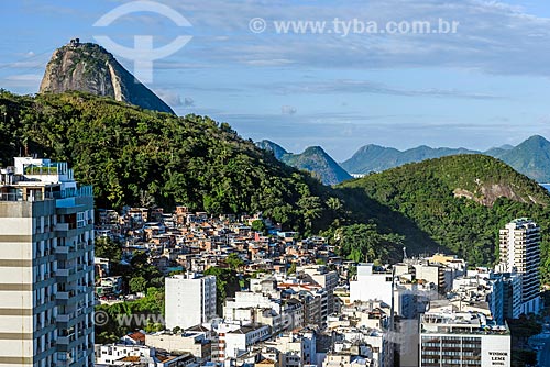  Vista do Morro Chapéu Mangueira a partir do antigo Hotel Le Meridien - atual Hotel Windsor Atlântico - com o Pão de Açúcar ao fundo  - Rio de Janeiro - Rio de Janeiro (RJ) - Brasil