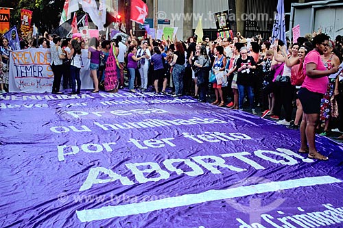  Manifestação pelo fim da criminalização do aborto durante manifestação ao Dia Internacional da Mulher  - Rio de Janeiro - Rio de Janeiro (RJ) - Brasil