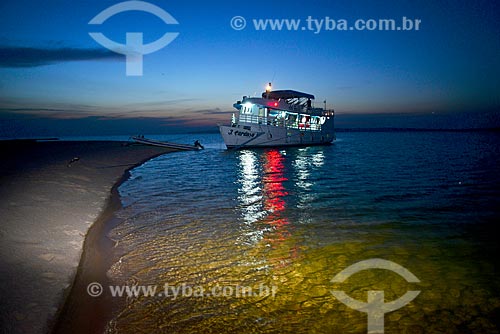  Barco de transporte de passageiros no Rio Arapiuns  - Santarém - Pará (PA) - Brasil