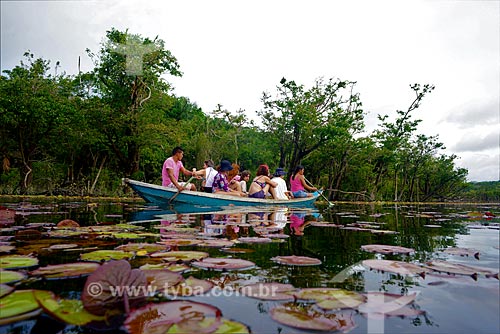  Turistas no Igarapé do Jamaraquá - Floresta Nacional do Tapajós  - Belterra - Pará (PA) - Brasil