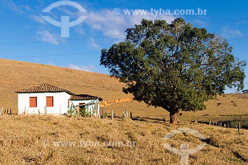  Casa abandona na zona rural da cidade de Guarani  - Guarani - Minas Gerais (MG) - Brasil