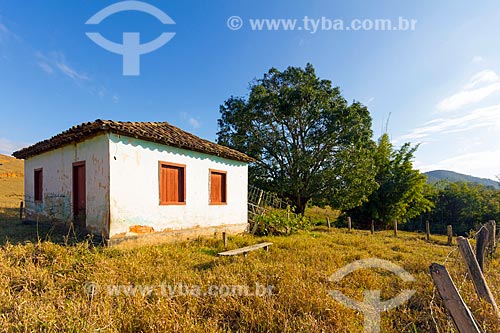  Casa abandona na zona rural da cidade de Guarani  - Guarani - Minas Gerais (MG) - Brasil