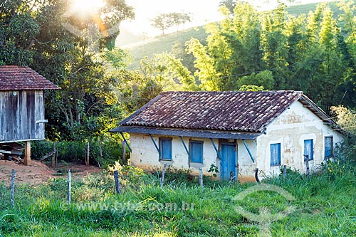  Casa abandona na zona rural da cidade de Guarani  - Guarani - Minas Gerais (MG) - Brasil