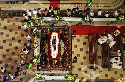  Vista de cima do velório de Frei Damião na Basílica de Nossa Senhora da Penha  - Recife - Pernambuco (PE) - Brasil