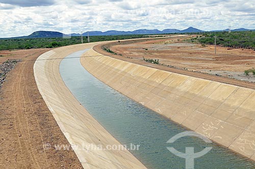  Canal de irrigação do Projeto de Integração do Rio São Francisco com as bacias hidrográficas do Nordeste Setentrional  - Cabrobó - Pernambuco (PE) - Brasil