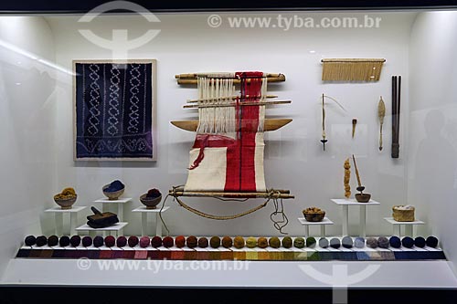  Detalhe de artefatos usados no tingimento em exibição no Museo Nacional de Antropología (Museu Nacional de Antropologia do México)  - Cidade do México - Distrito Federal - México