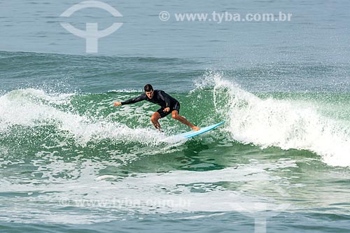  Surfista na Praia da Barra da Tijuca  - Rio de Janeiro - Rio de Janeiro (RJ) - Brasil