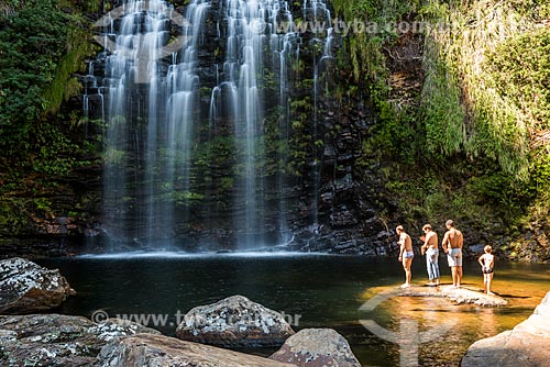  Banhistas na Cachoeira da Farofa - Parque Nacional da Serra do Cipó  - Santana do Riacho - Minas Gerais (MG) - Brasil