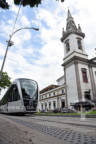  Veículo leve sobre trilhos próximo à Igreja São Gonçalo Garcia e São Jorge  - Rio de Janeiro - Rio de Janeiro (RJ) - Brasil