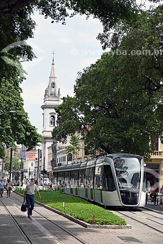  Veículo leve sobre trilhos próximo à Igreja São Gonçalo Garcia e São Jorge  - Rio de Janeiro - Rio de Janeiro (RJ) - Brasil